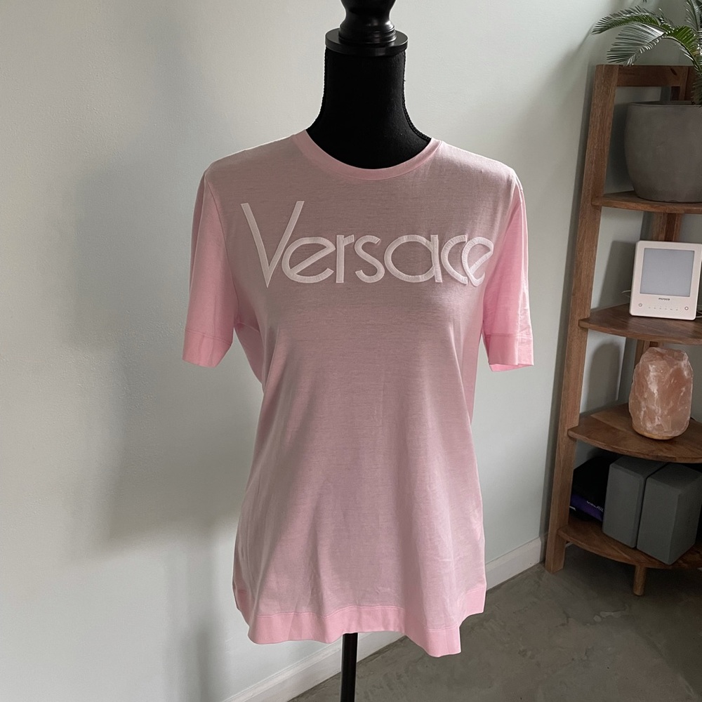 NEVER WORN Versace Pink White Logo T Shirt 40/M